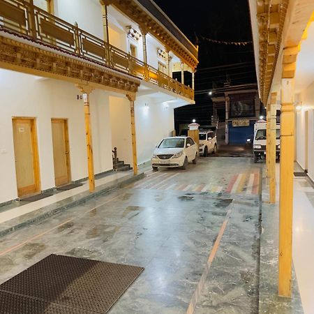 Hotel Dimbir Regency Leh Ngoại thất bức ảnh
