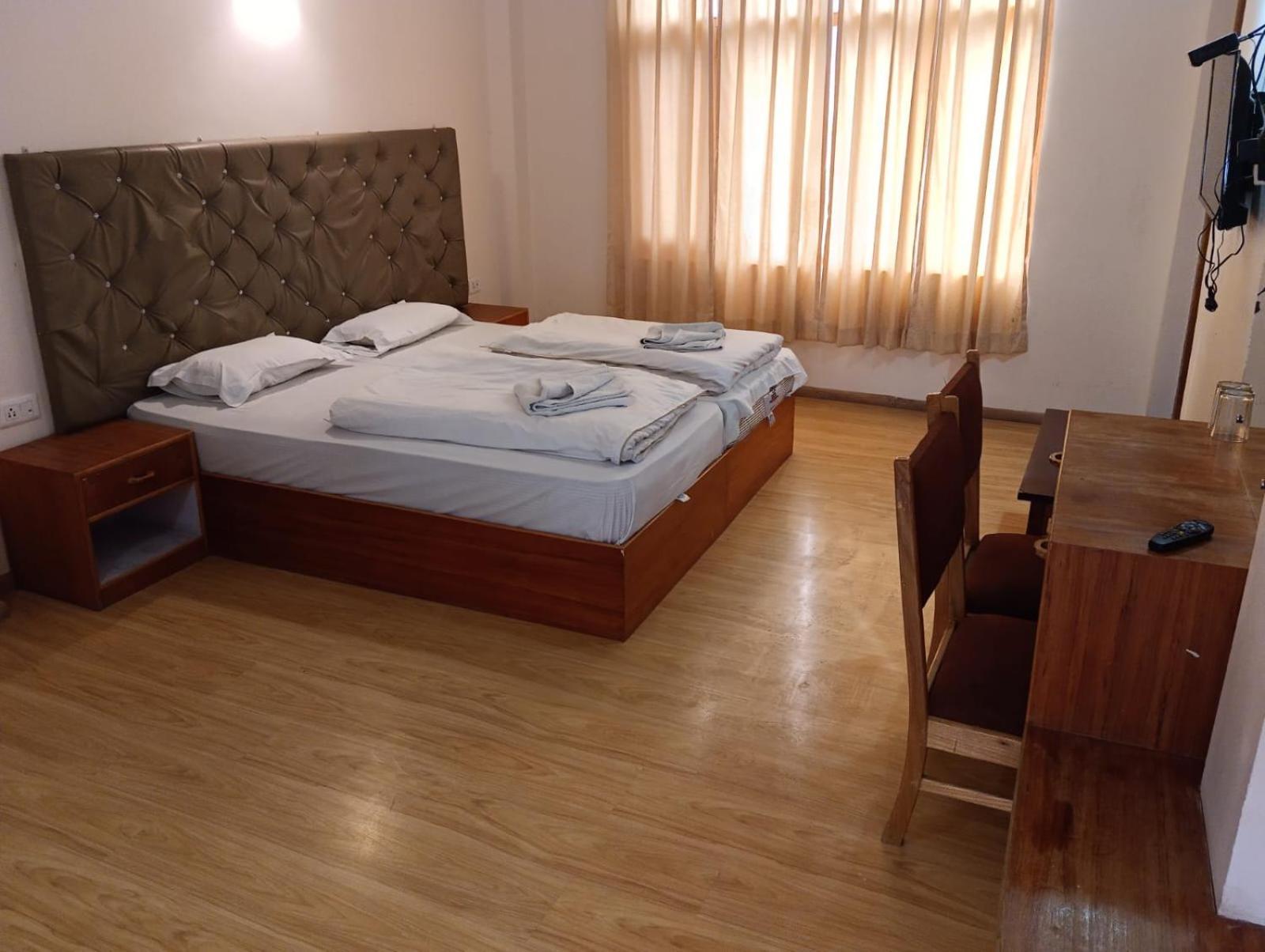 Hotel Dimbir Regency Leh Ngoại thất bức ảnh