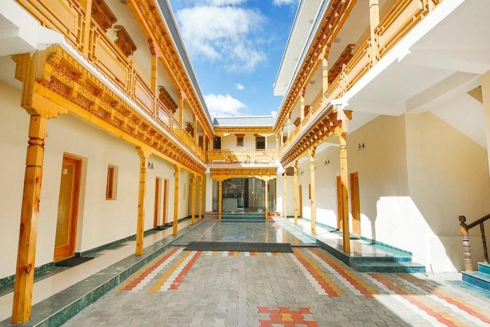 Hotel Dimbir Regency Leh Ngoại thất bức ảnh